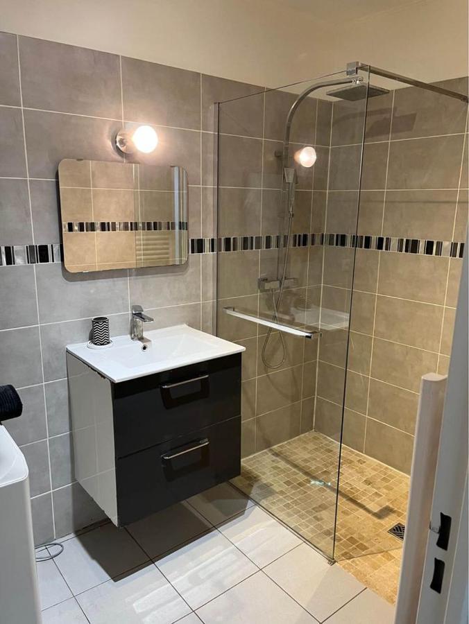 Superbe Appartement Au Bord De Plage Cros De Cagnes Kültér fotó